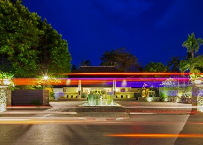 Facade & Lobby